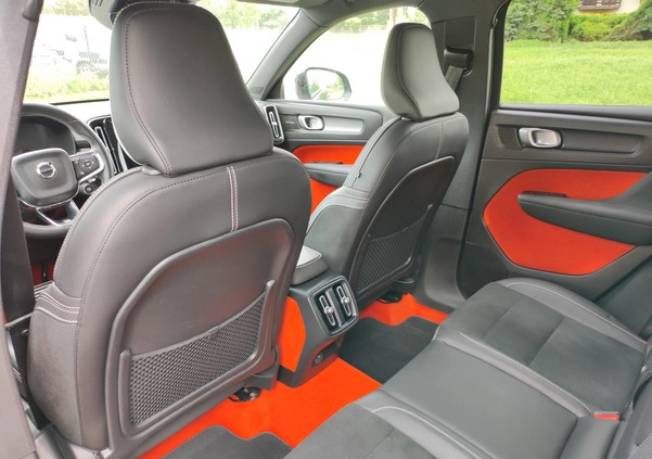 Volvo XC 40 cena 119900 przebieg: 55000, rok produkcji 2019 z Brok małe 379